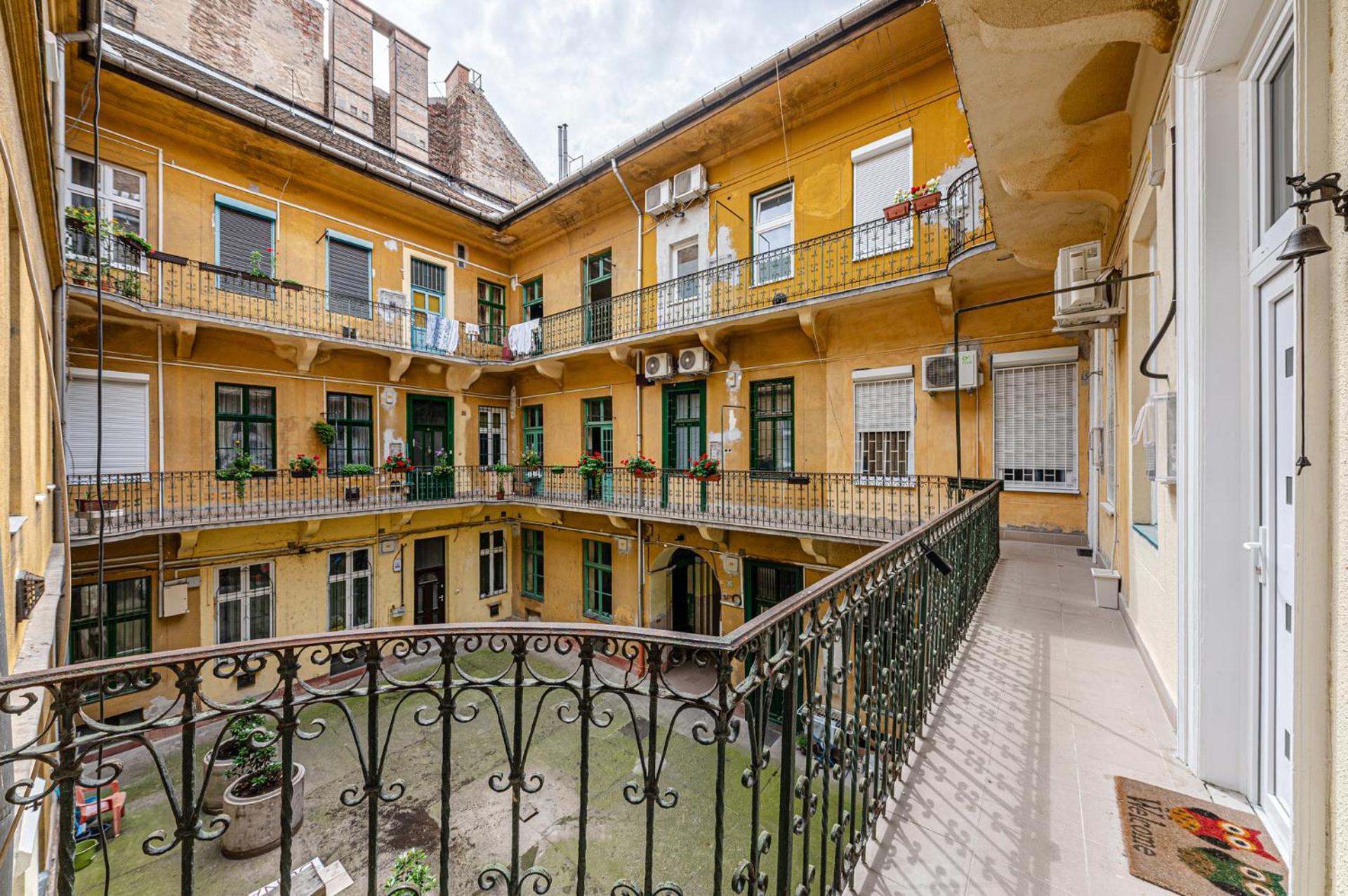 Charming & The Hidden Gem On Akacfa Str Apartment