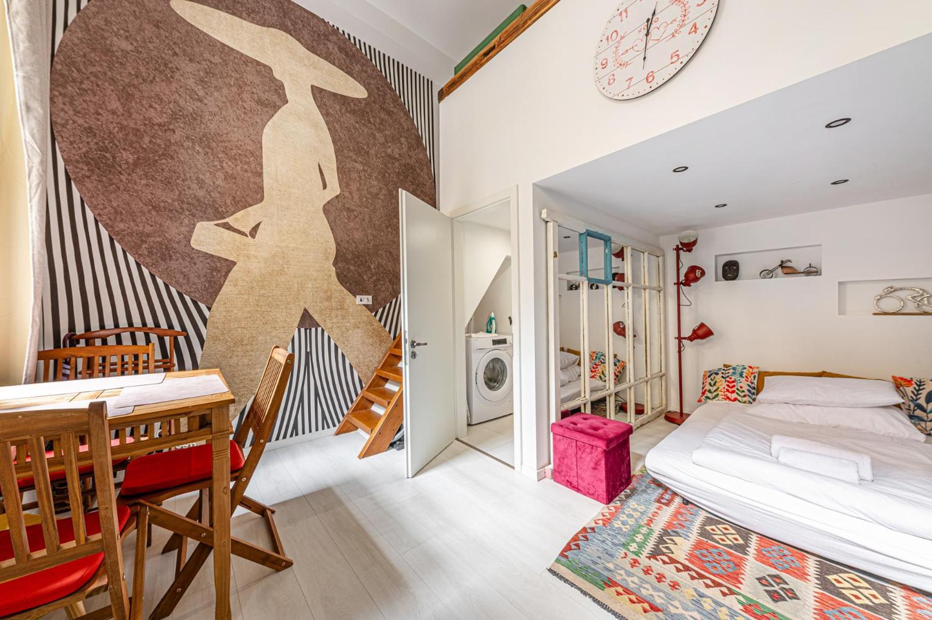 Charming & The Hidden Gem On Akacfa Str