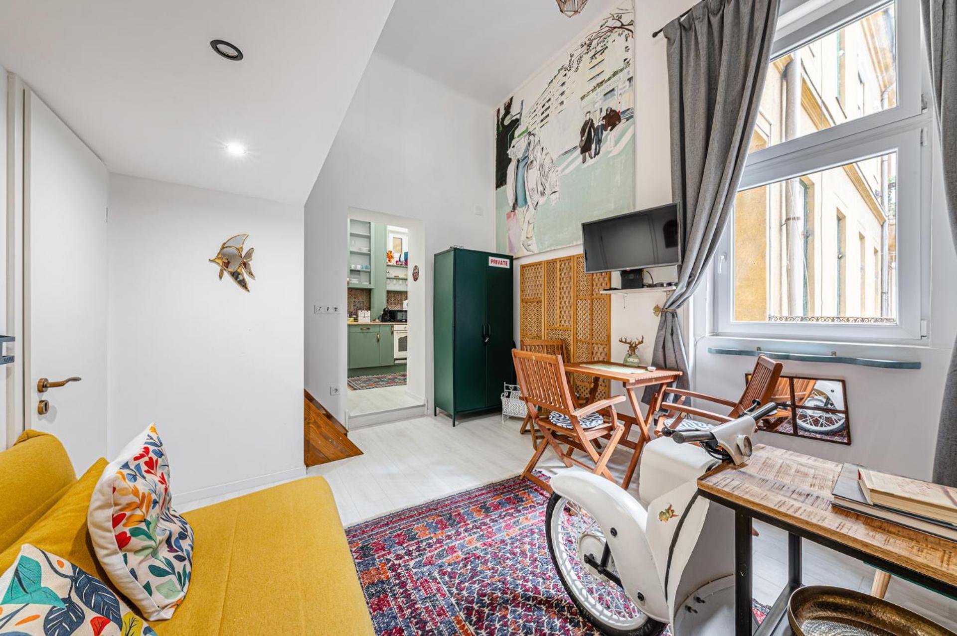 Charming & The Hidden Gem On Akacfa Str Apartament *