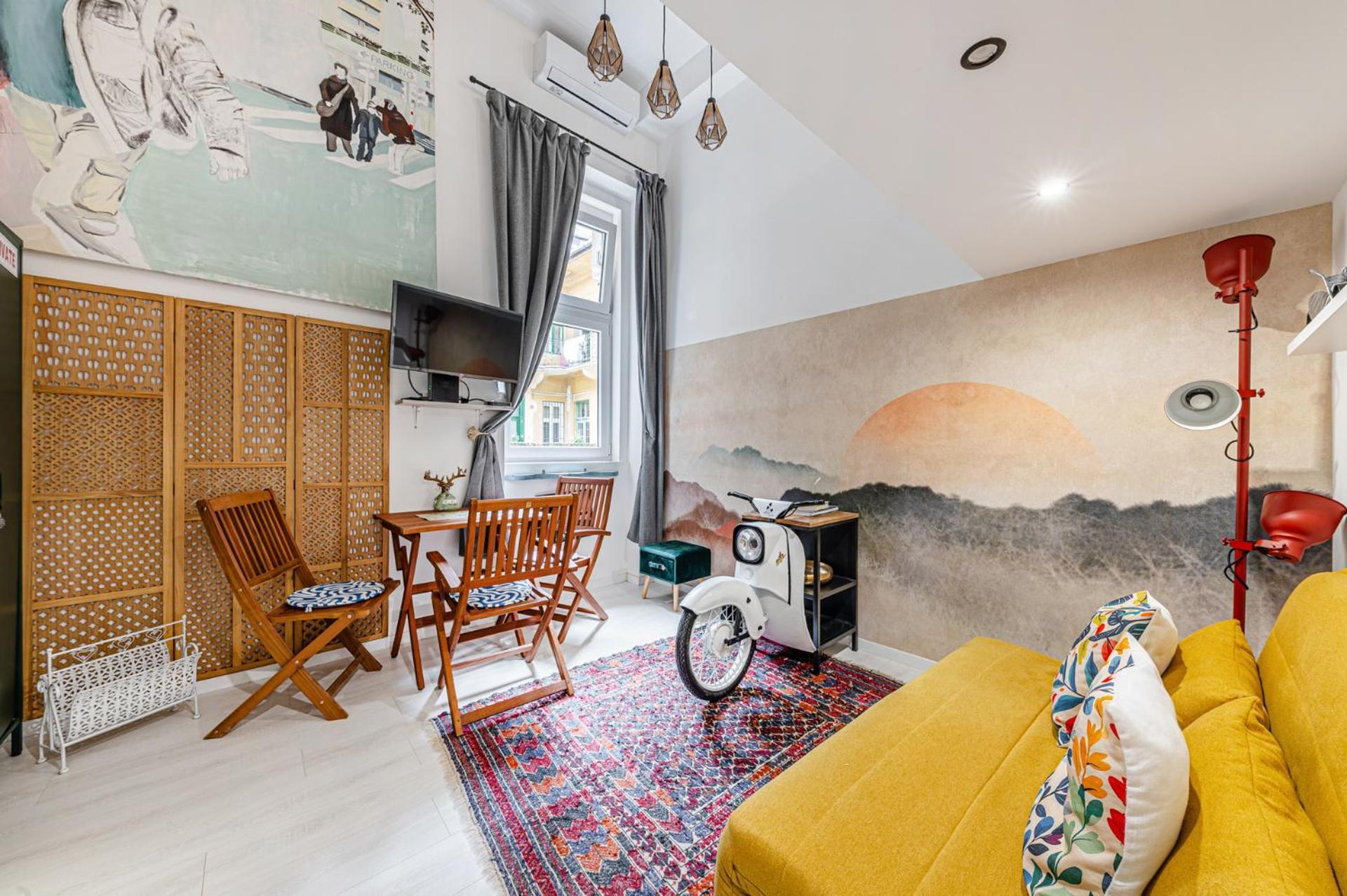 Charming & The Hidden Gem On Akacfa Str Apartament