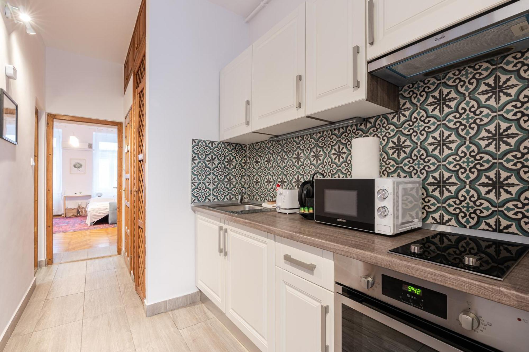 Apartament R7 *