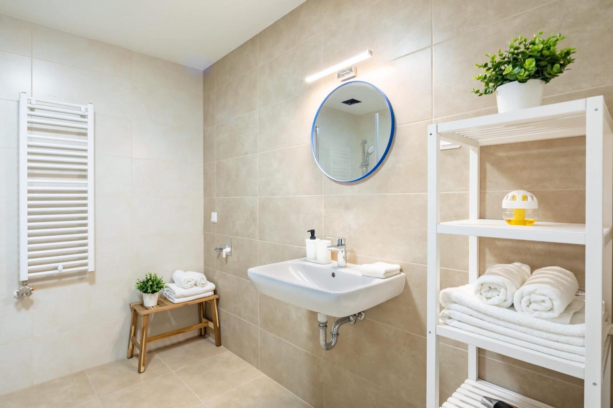 Spacious Oasis - Modern Design * Budapest