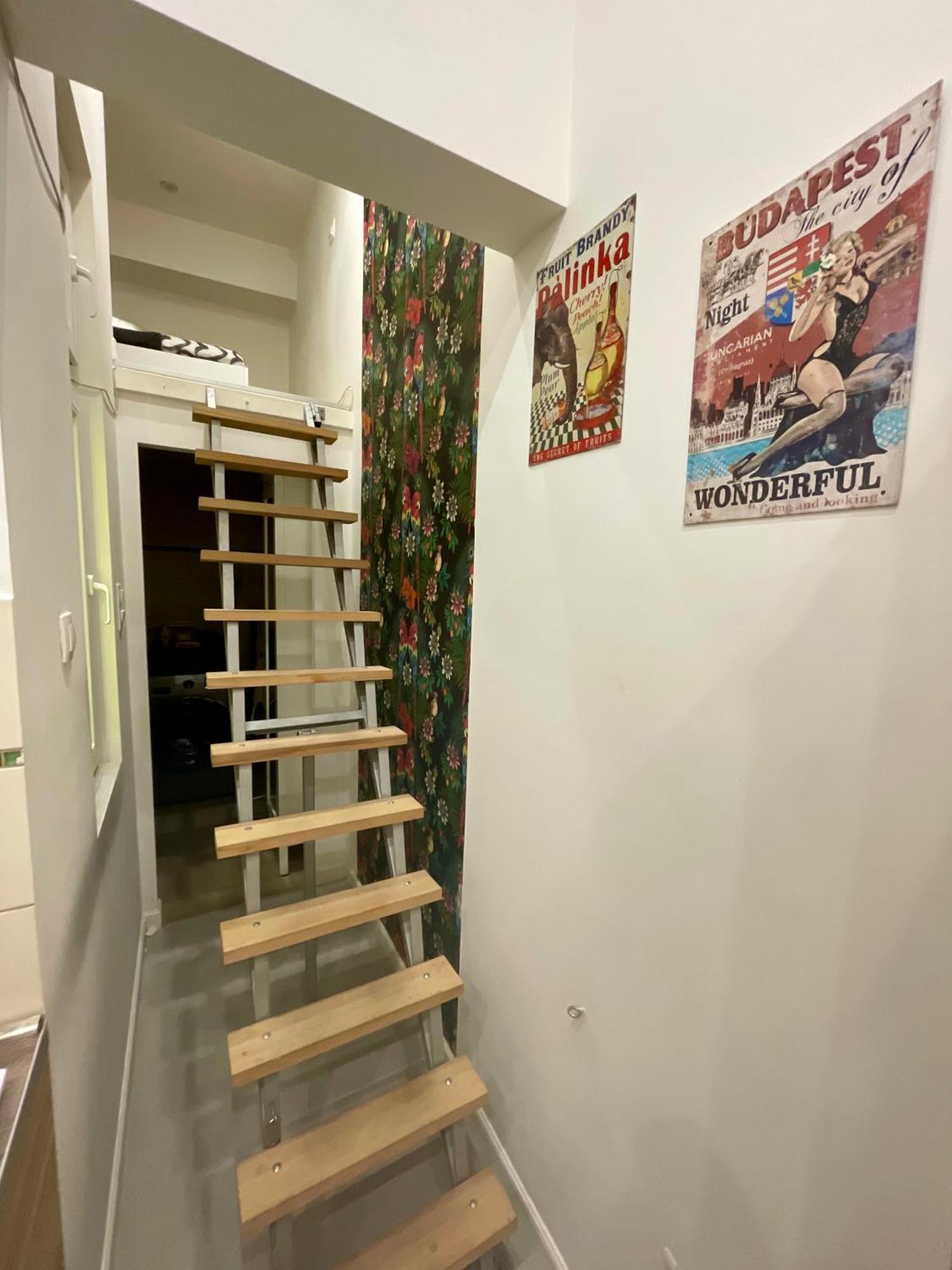 In Apartmán *