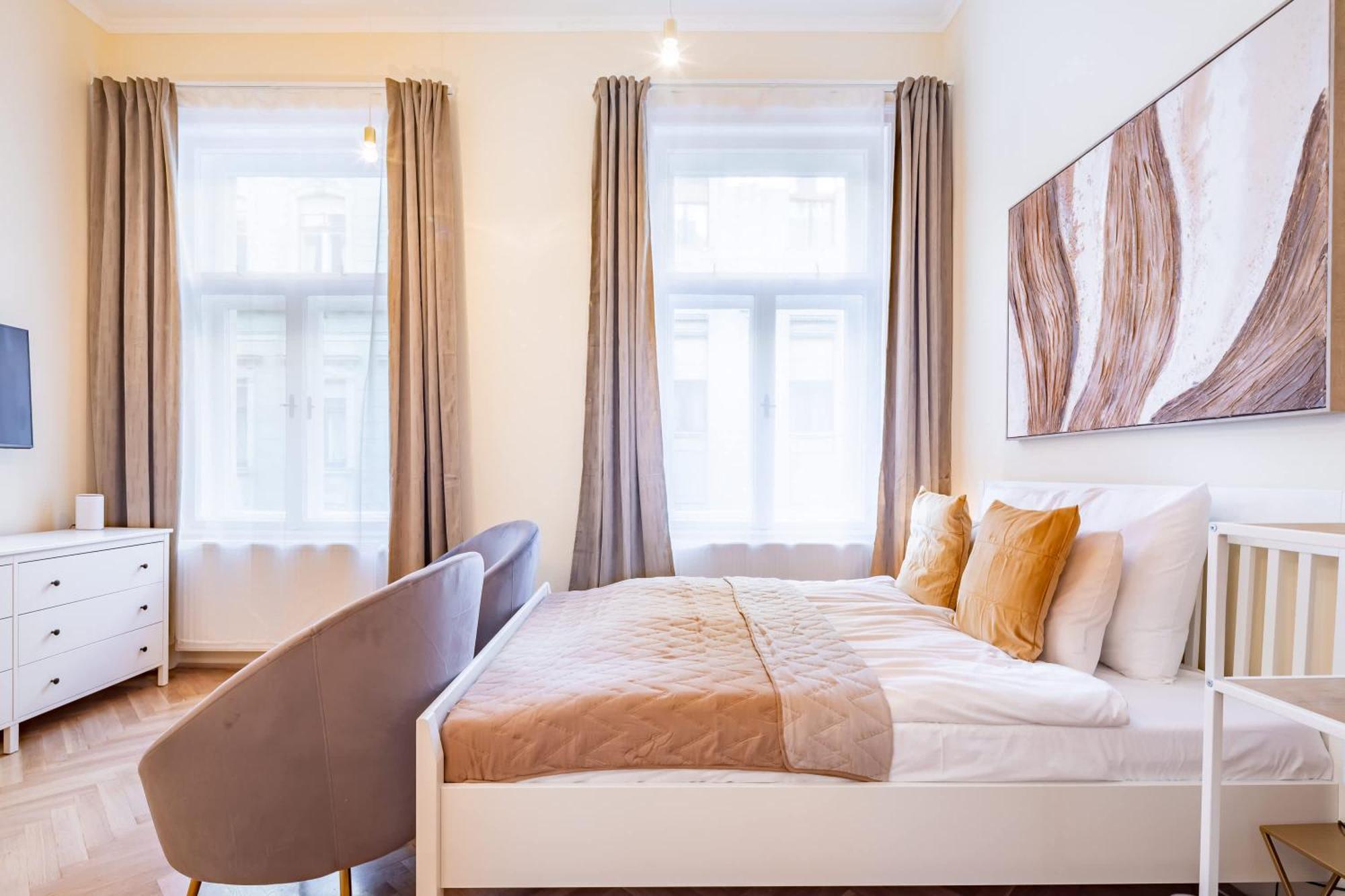 Very - Comfy - New Budapest