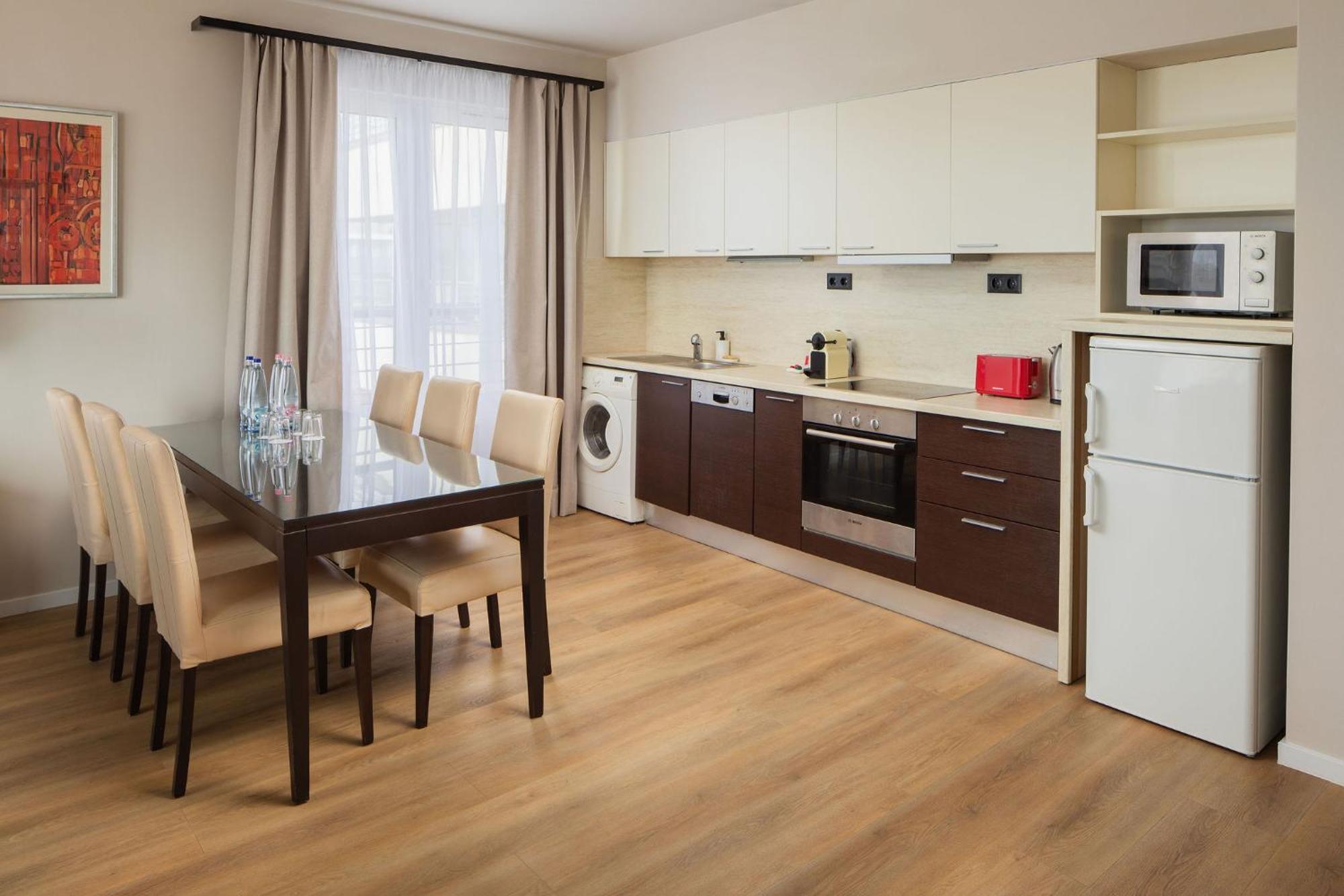 Hotel Escala & 4*