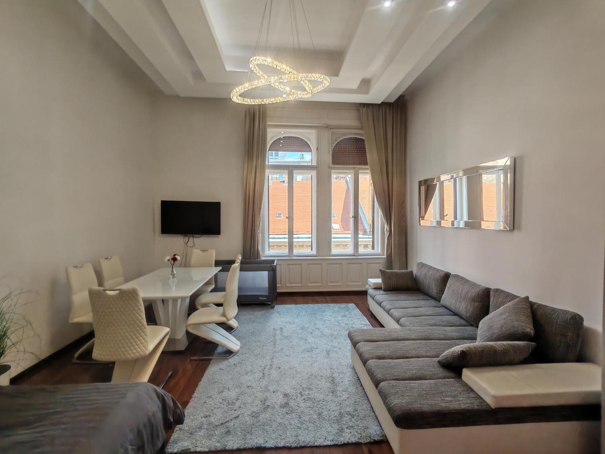 Apartman Basilika View Imperial -sas Street -need Reservation For Free Parking