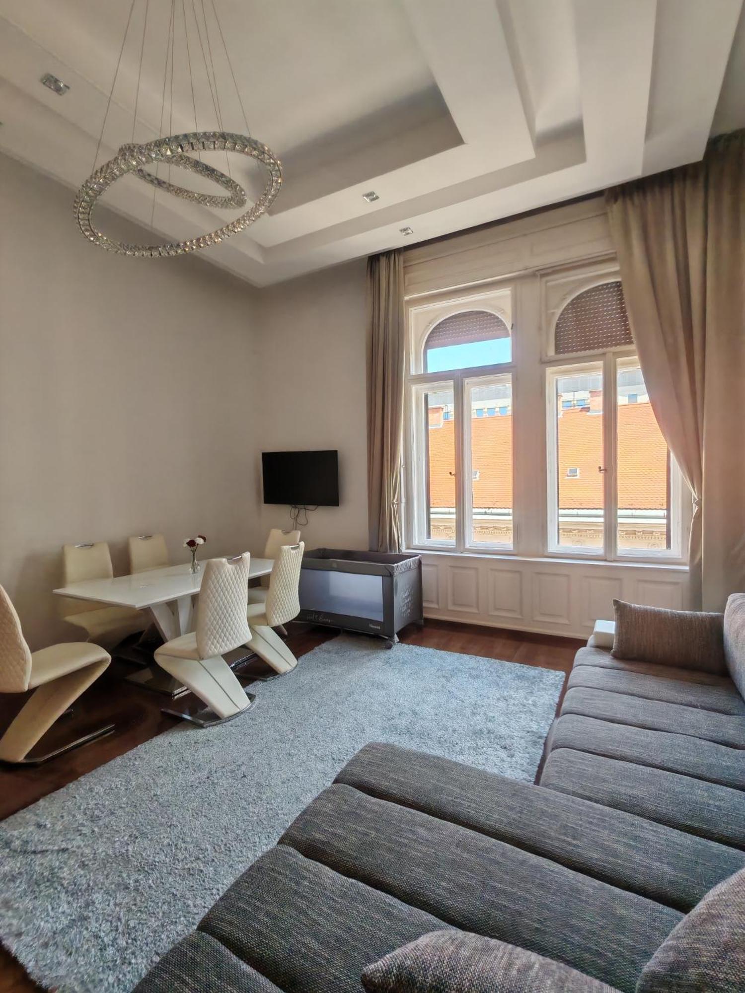 Basilika View Imperial -sas Street -need Reservation For Free Parking Budapest