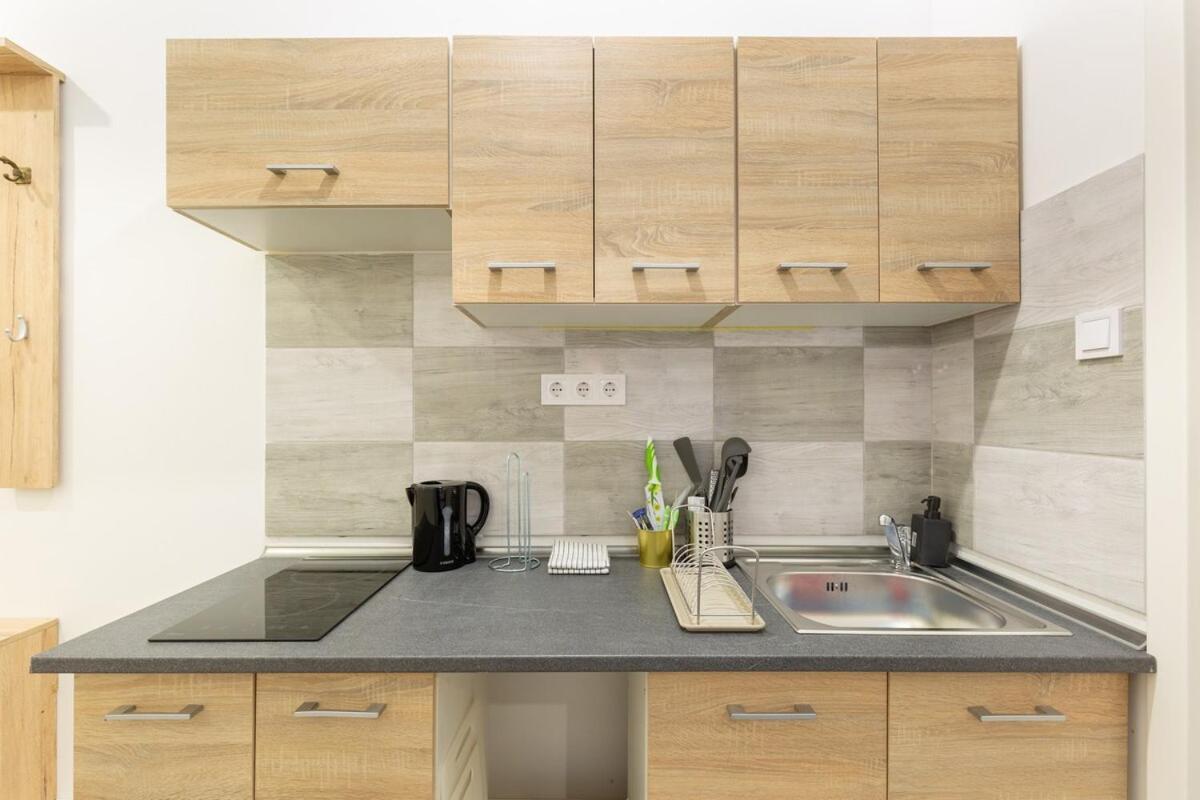 Apartman Mars *