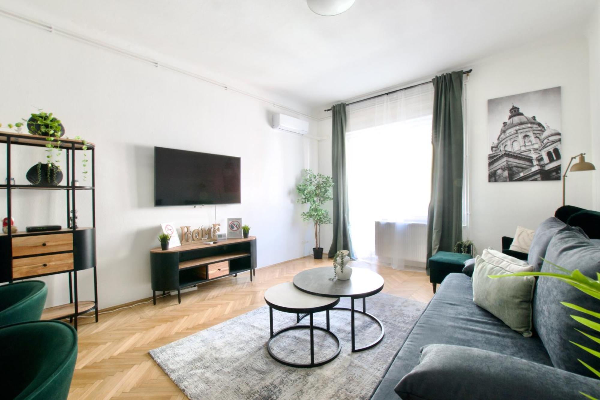 Premium By Hi5- Spot Budapest
