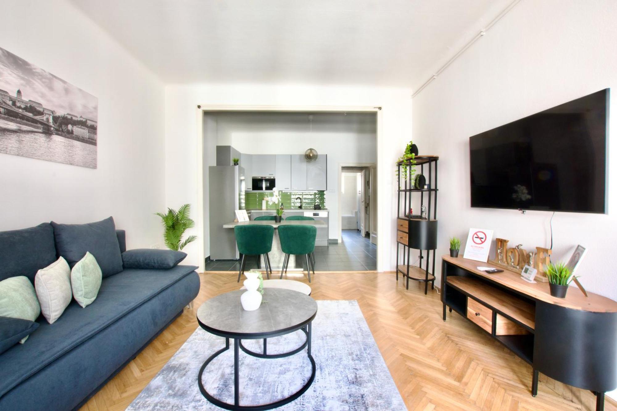 Premium By Hi5- Spot Budapest