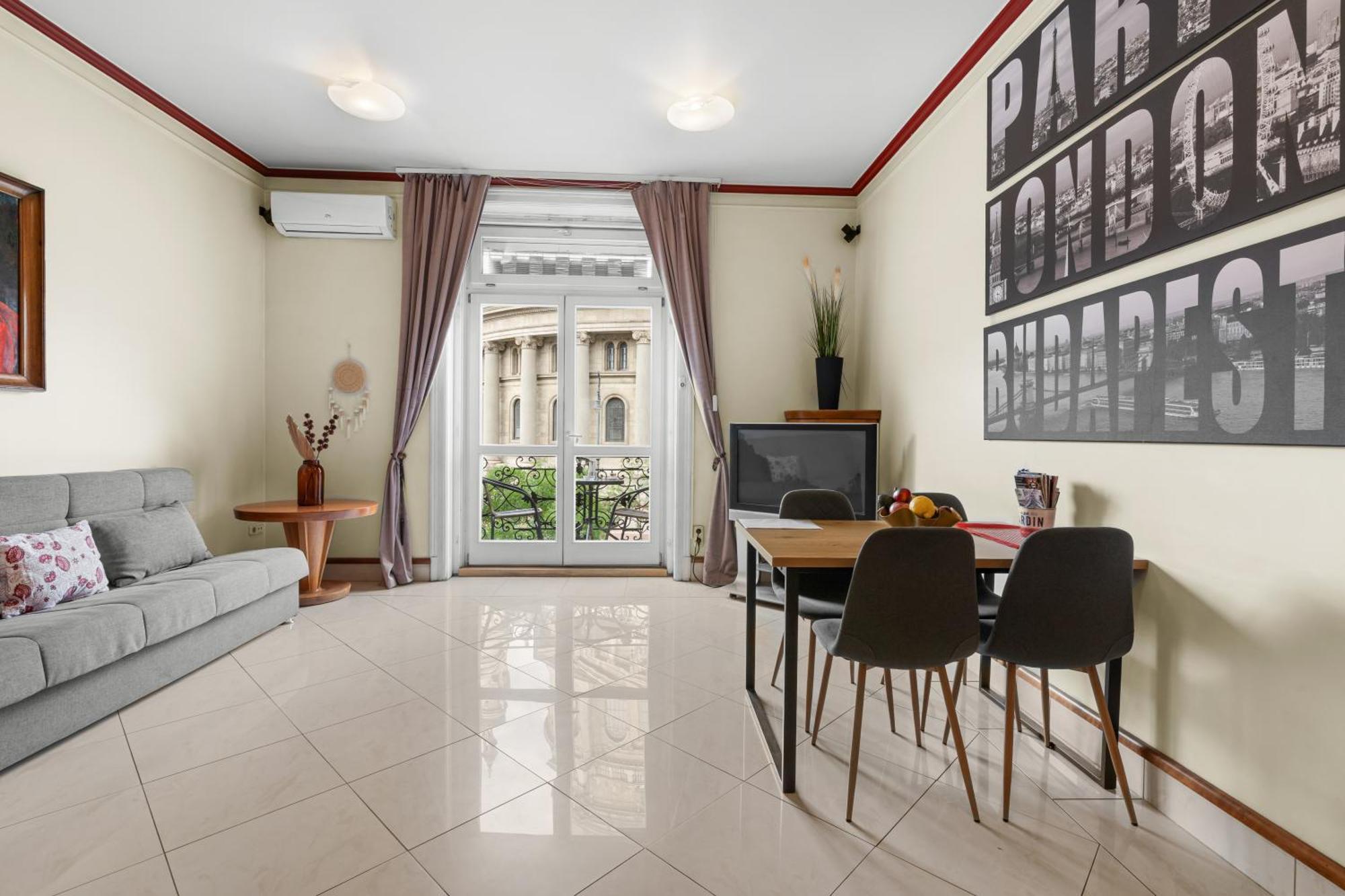 Breathless Panorama Basilika With Balcony Need Reservation For Free Parking Apartamento Budapest