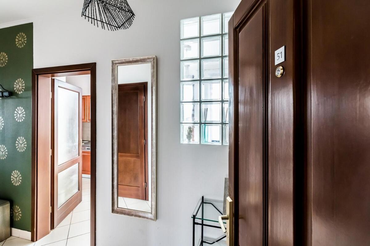 Penthouse Free Parking 2balconies Ac Appartamento *