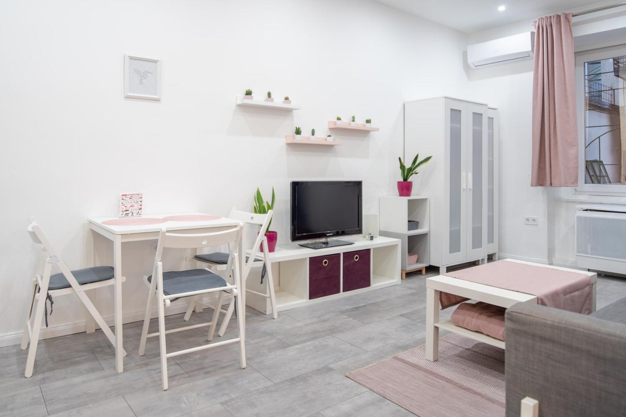 Maja's Sweet Little With Free Parking And Air Condition Budapest
