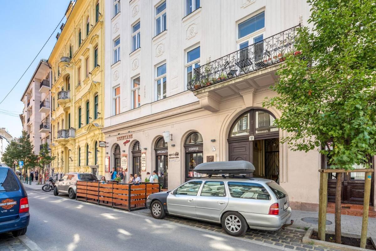 Greenlight 2 Bedroom Brody 17 Budapest
