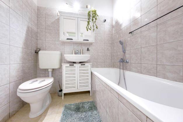 Cosy Nest In Center By New York Cafe Apartmán
