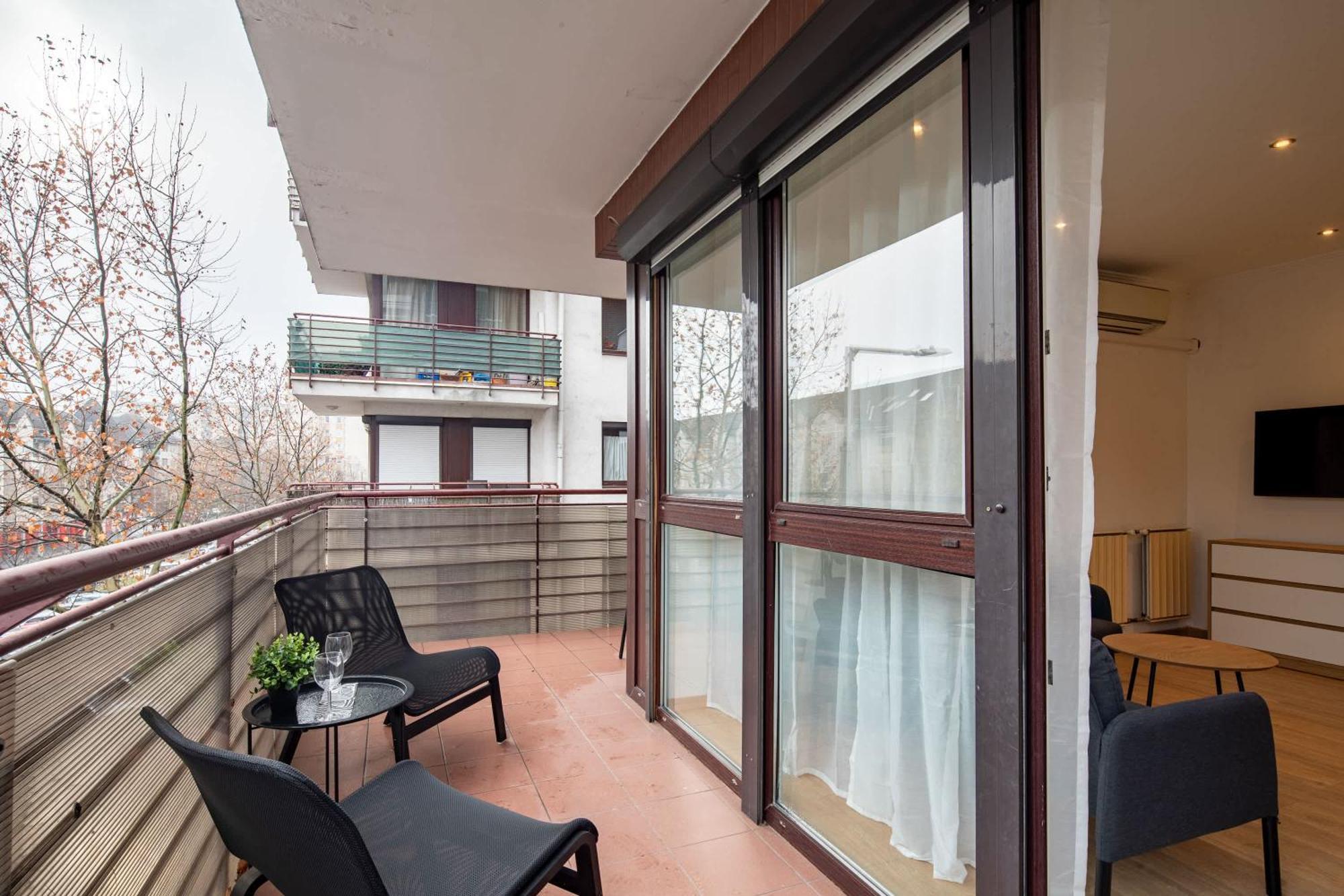 Balcony - - Spacious - Sunny Apartamento Budapest