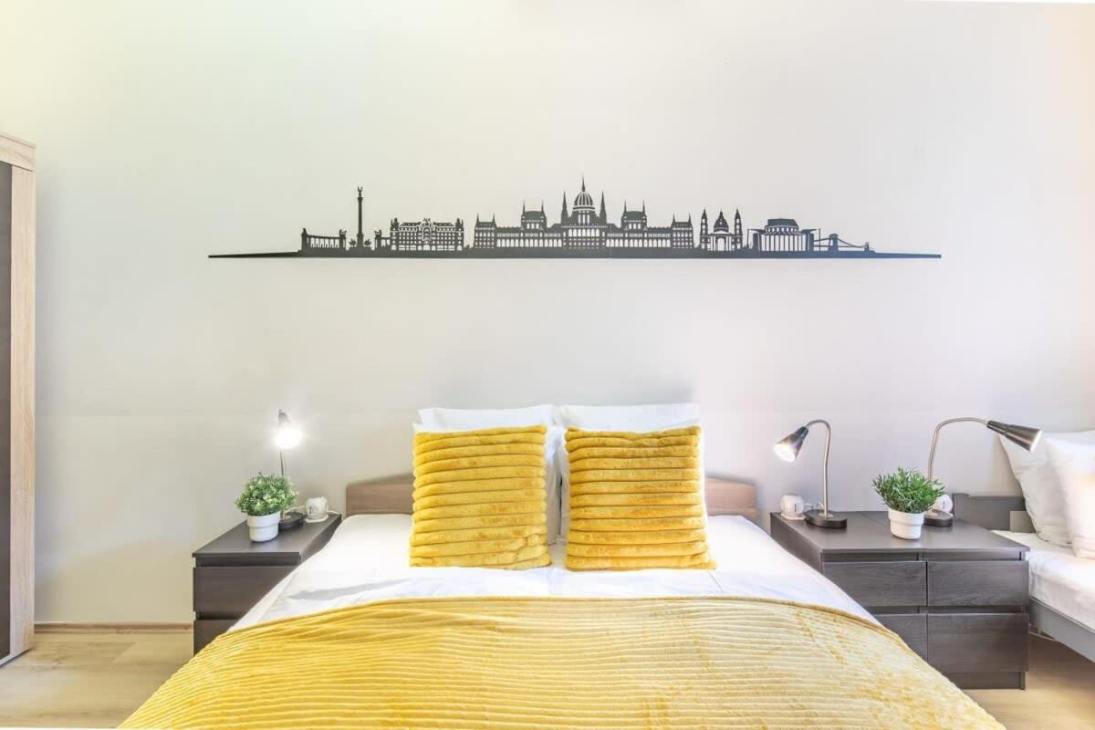 Very - Quiet Sleep For 3 Budapest