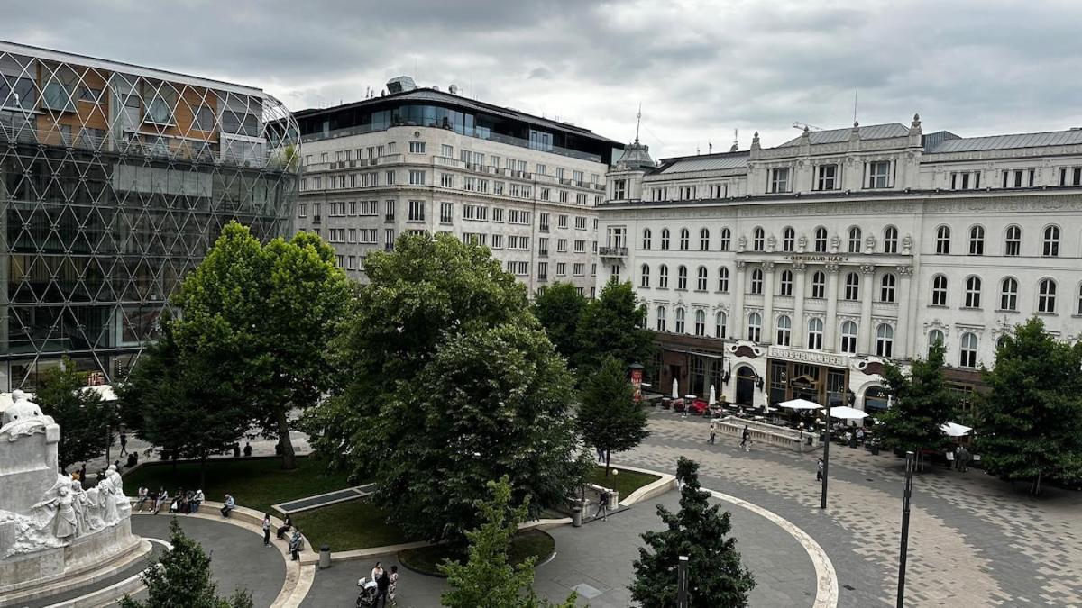 Luxury Brick & Bliss Loft On Iconic Square Budapešť
