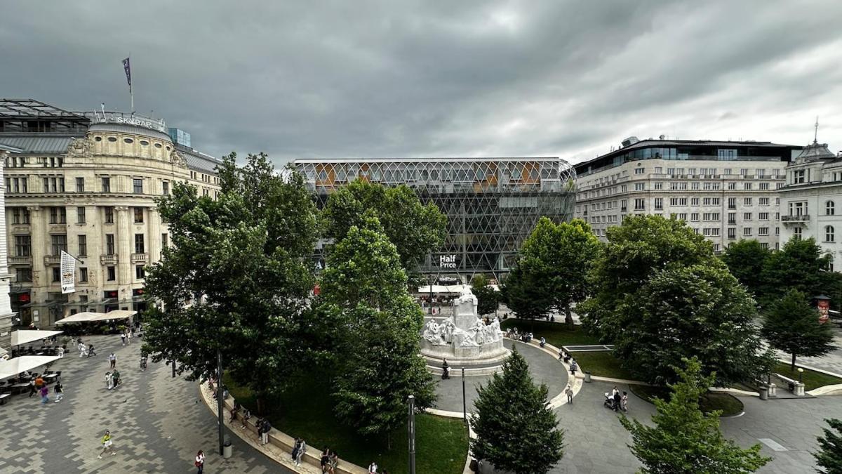 Luxury Brick & Bliss Loft On Iconic Square Budapešť