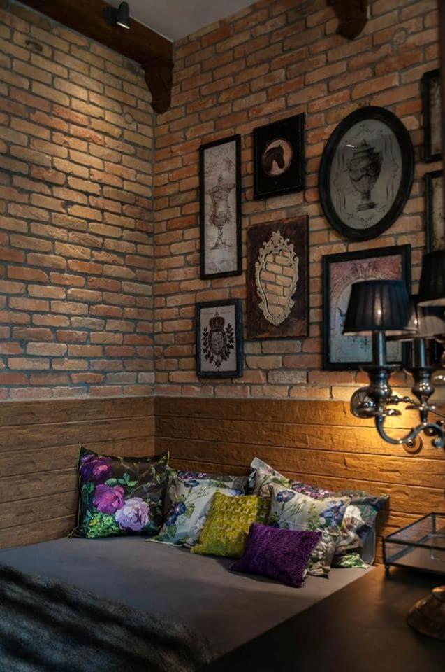Luxury Brick & Bliss Loft On Iconic Square