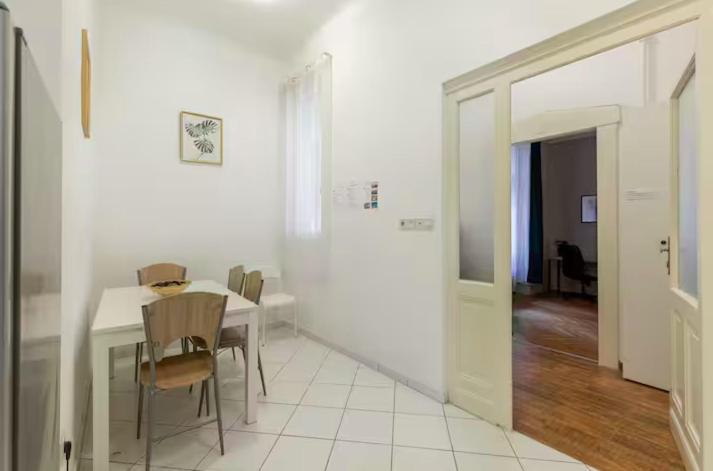 Jungle & Hideaway 2br And Danube River Appartement