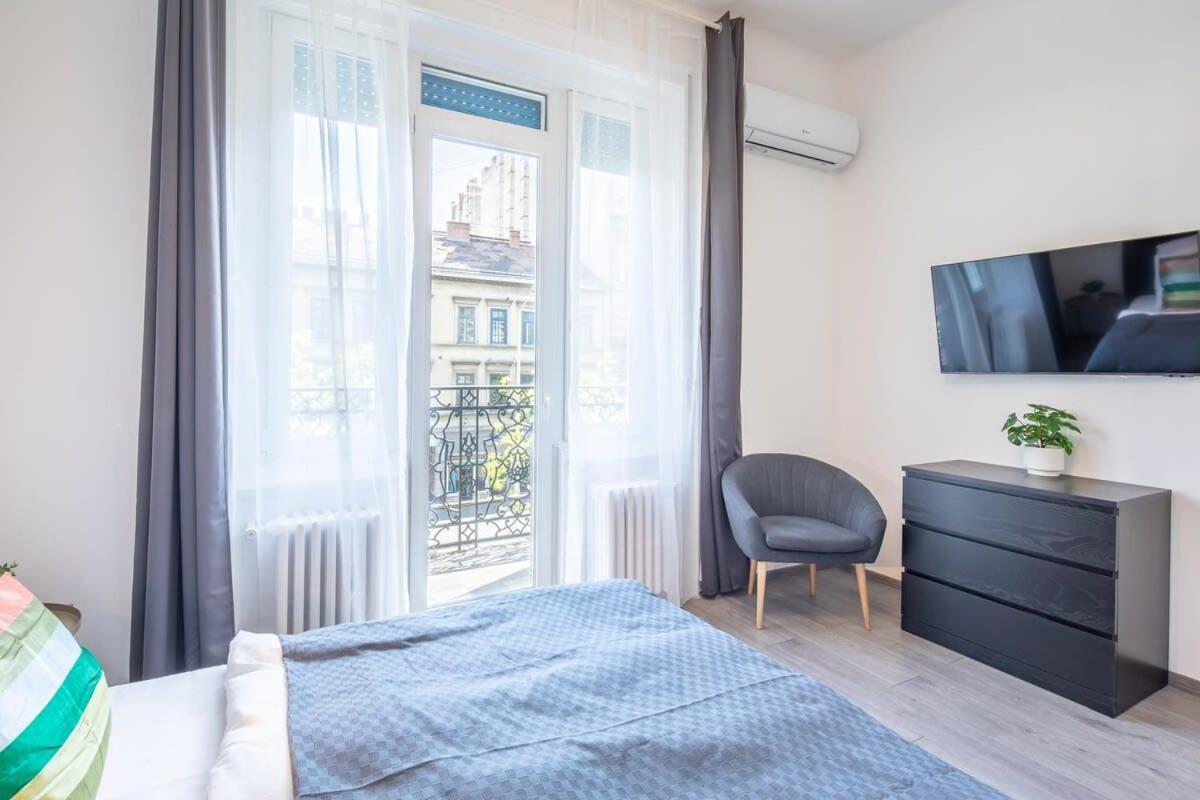 Absolute With Balcony * Budapešť