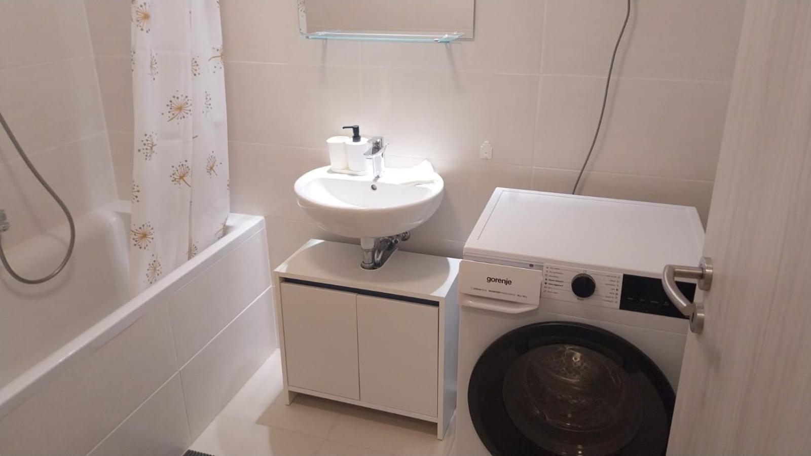 Apartment Family 1 Near By Heroes Square With Free Garage *