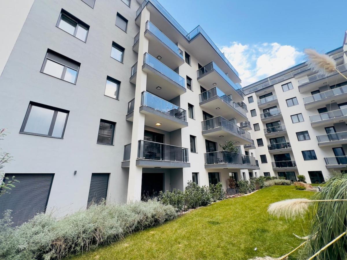 Karzo Lu 207 Free Garage Apartmán