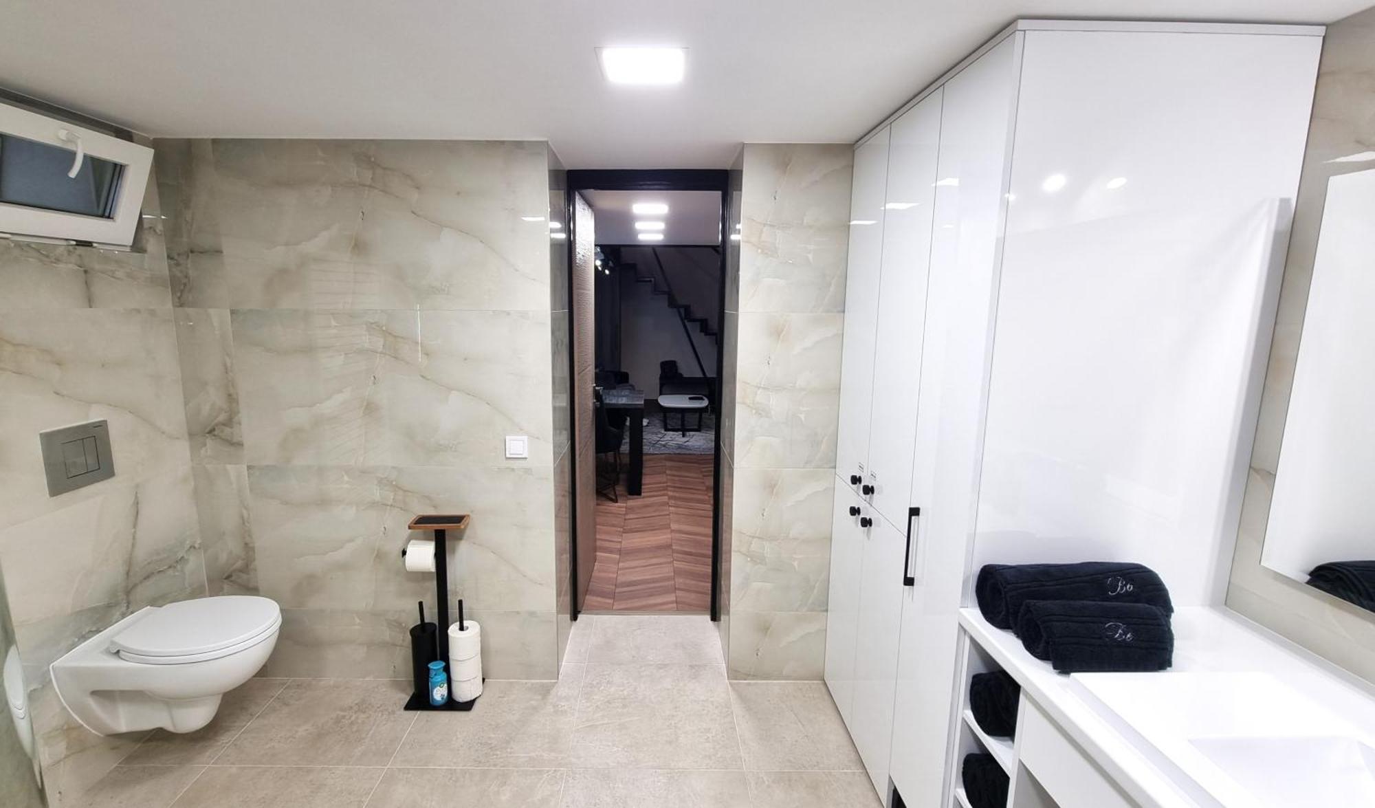 Goldcentral Neocity B6 - Next To New York Cafe Apartament *