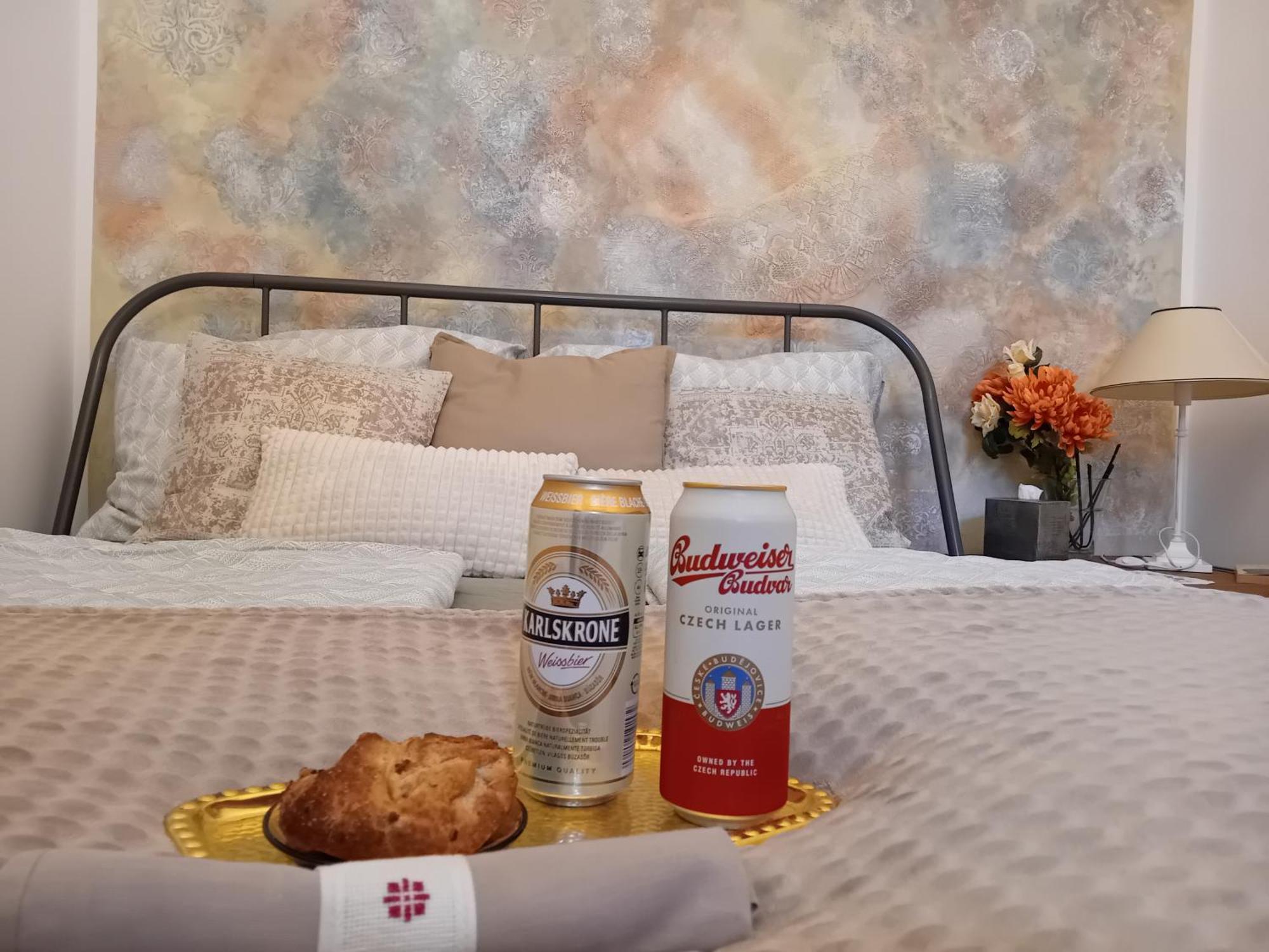 Chic Cozy Quiet Deluxe Citycenter In Astoria With Ac Budapest