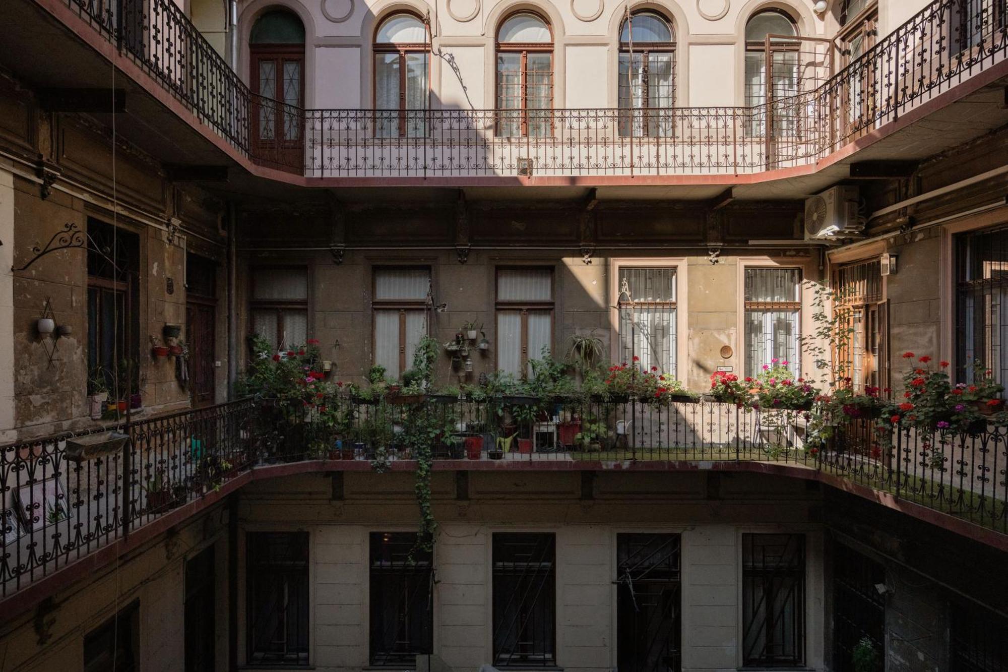 Bold 5br Art Escape Opera & Andrassy Avenue Apartman