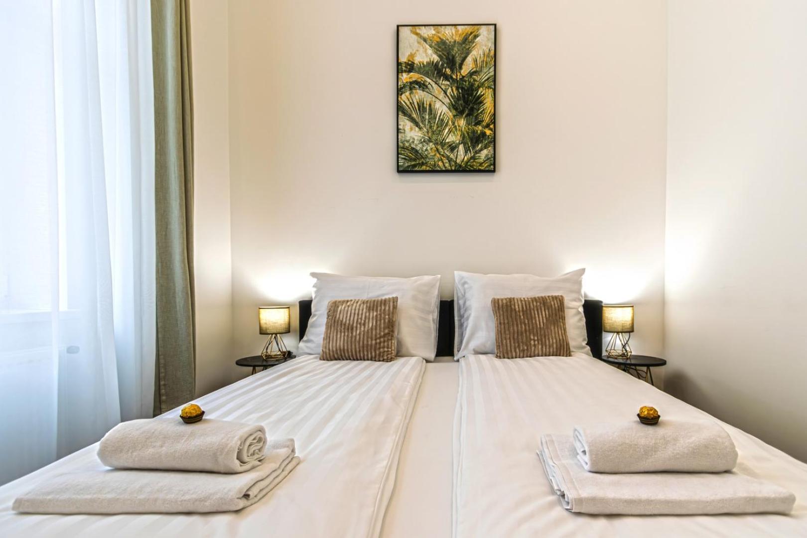 Spacious & Elegant In The Center