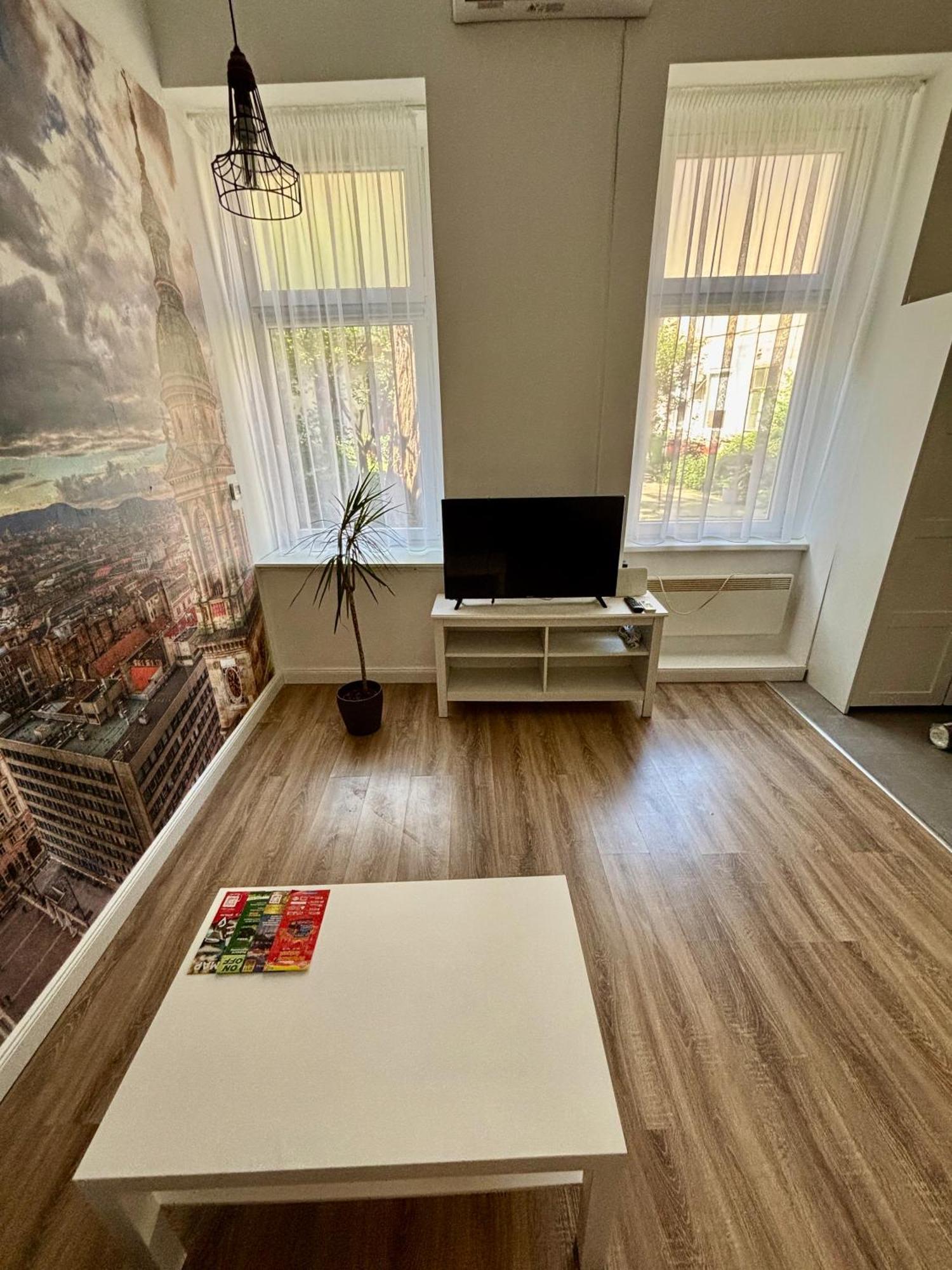 Pearl Apartment *