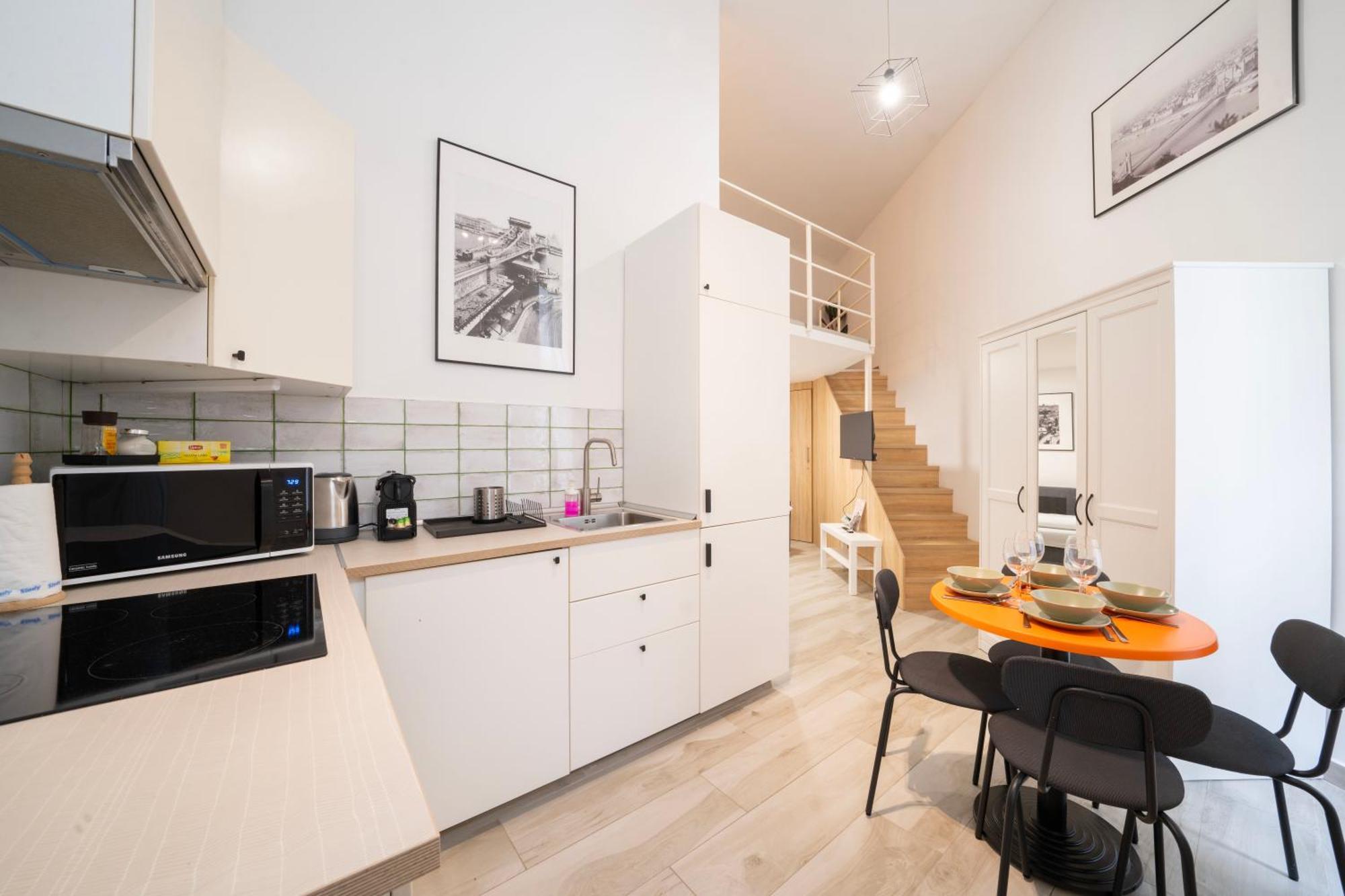 Apartment Park Harmony Studio- Near Heroes' Square