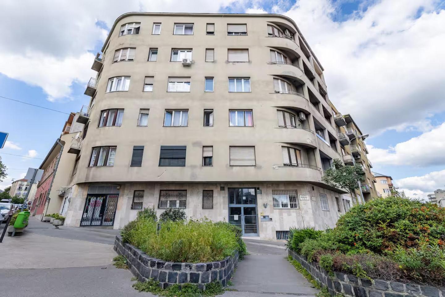 Cabletownbuda - Design With Ac, Balcony