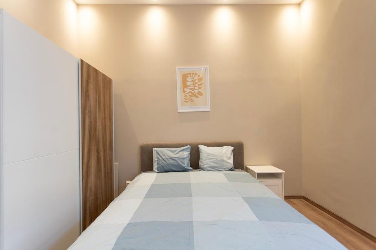Apartment New And Spacious In Downtown *