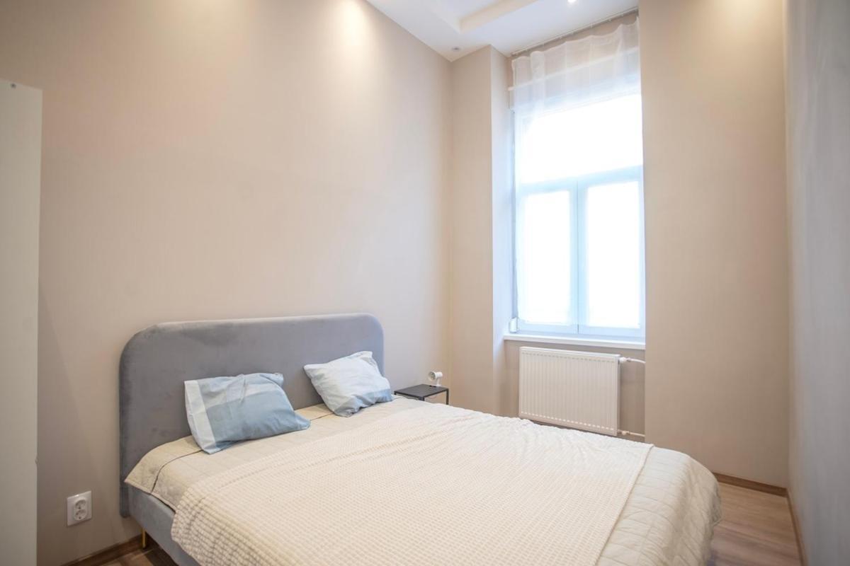 New And Spacious In Downtown Apartment Budapest