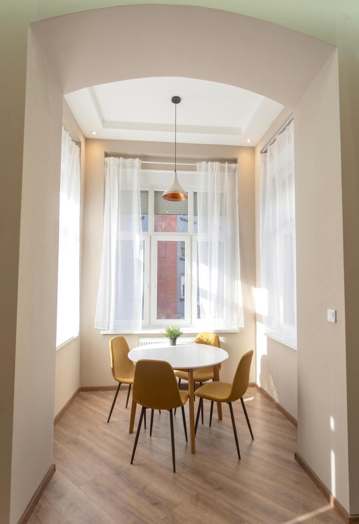 New And Spacious In Downtown Apartment Budapest