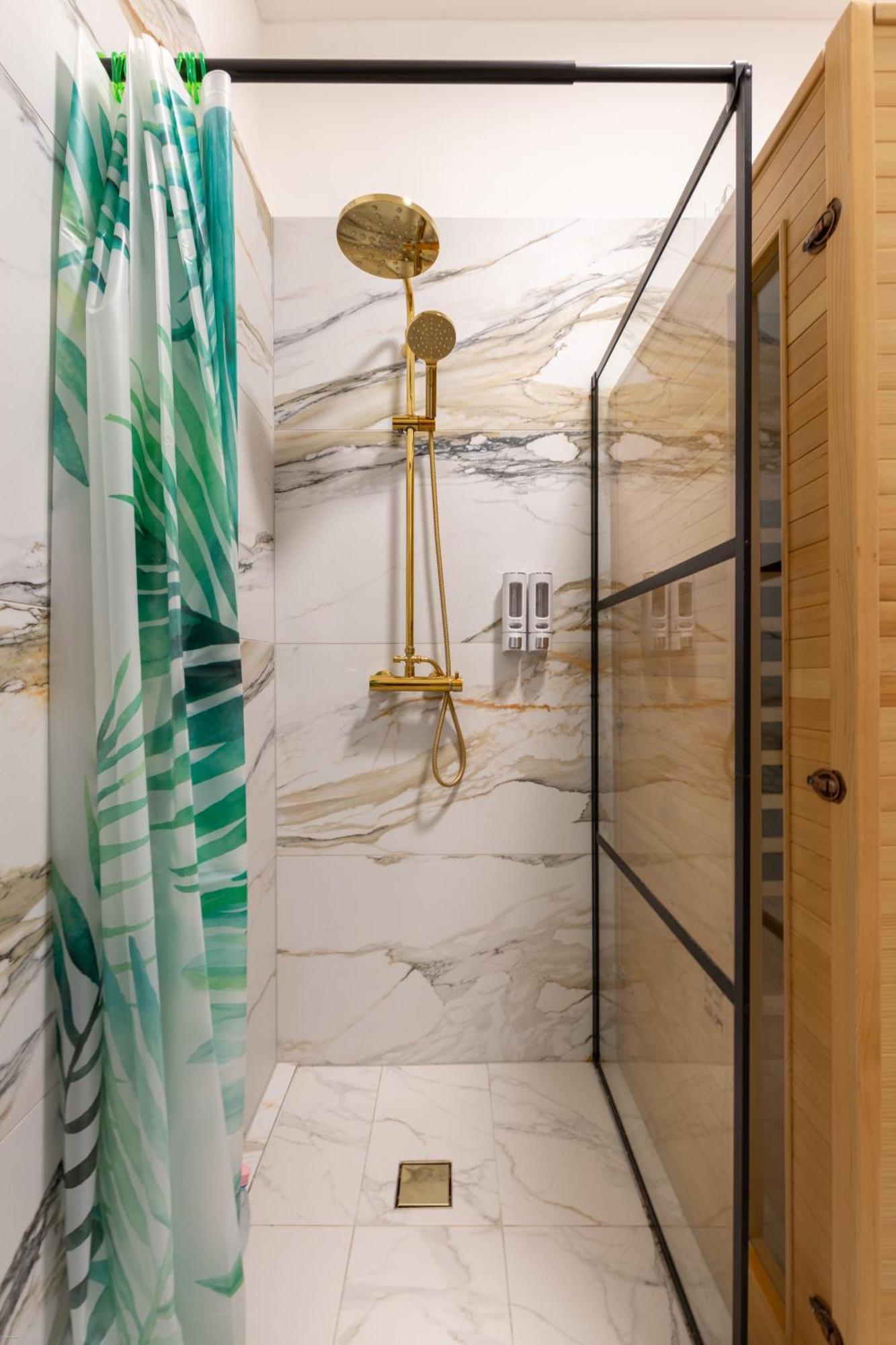 Marvelous Marble Mansion With Sauna * Budapest