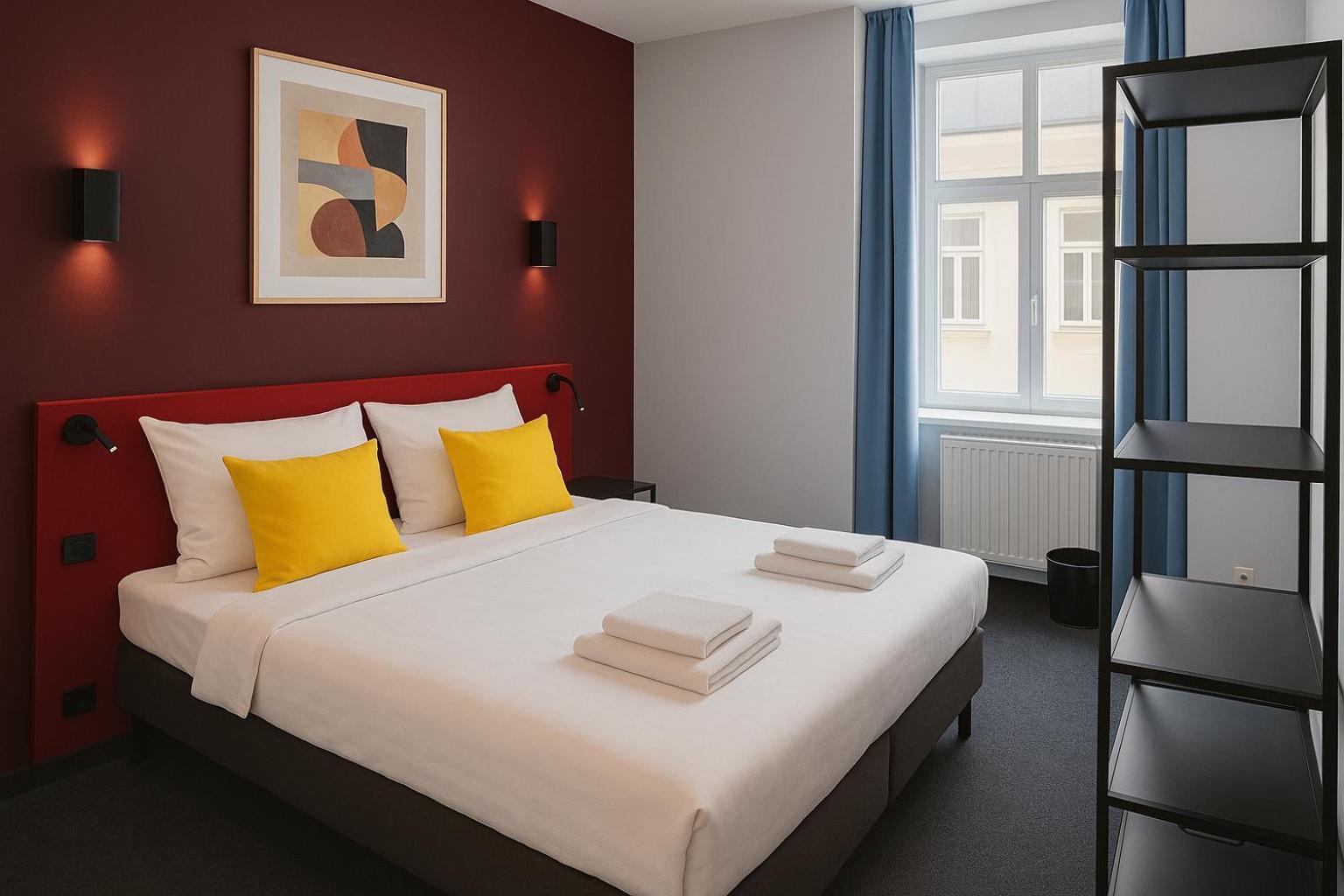 Hostal Maverick Athenaeum *