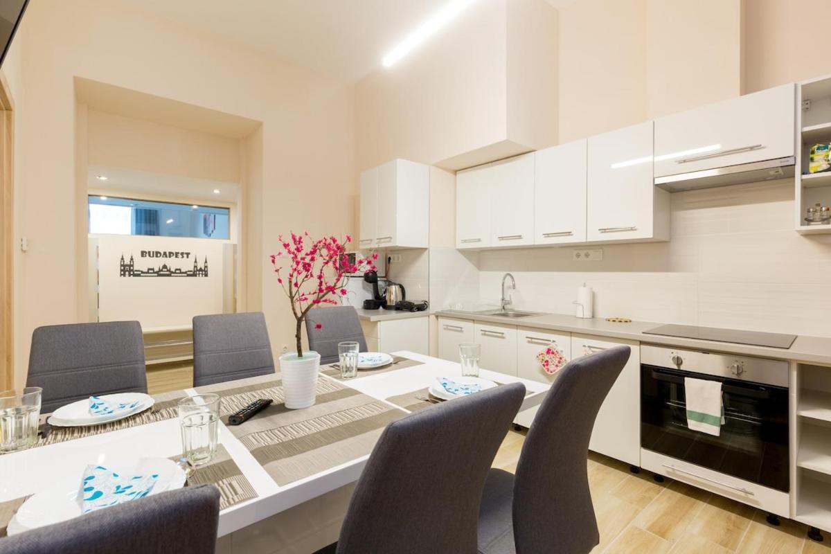 Apartmán Ferenc 18 - Your Bright Inner 3 Bedroom *