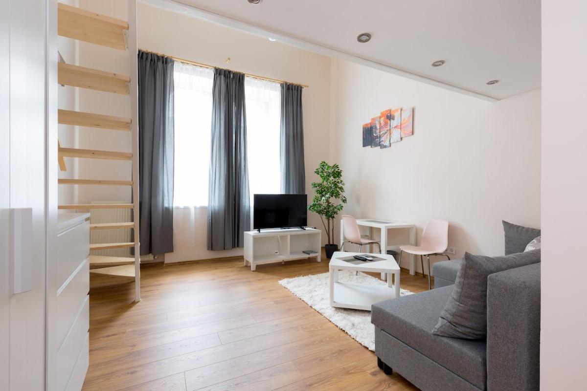 Ferenc 18 - Your Bright Inner 3 Bedroom Apartmán
