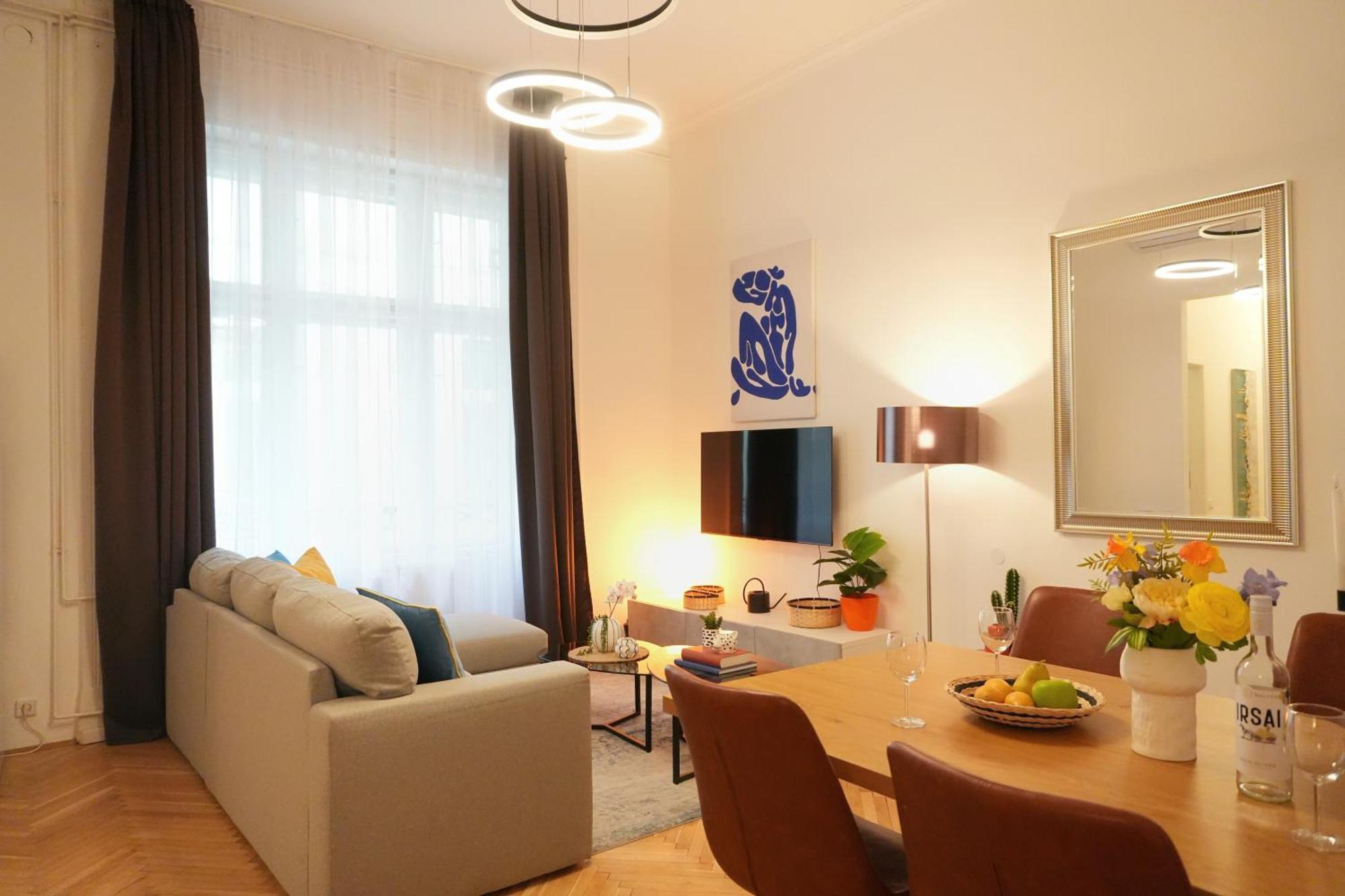 Chic 3br Gem In The 8th - Walk To Krudy St