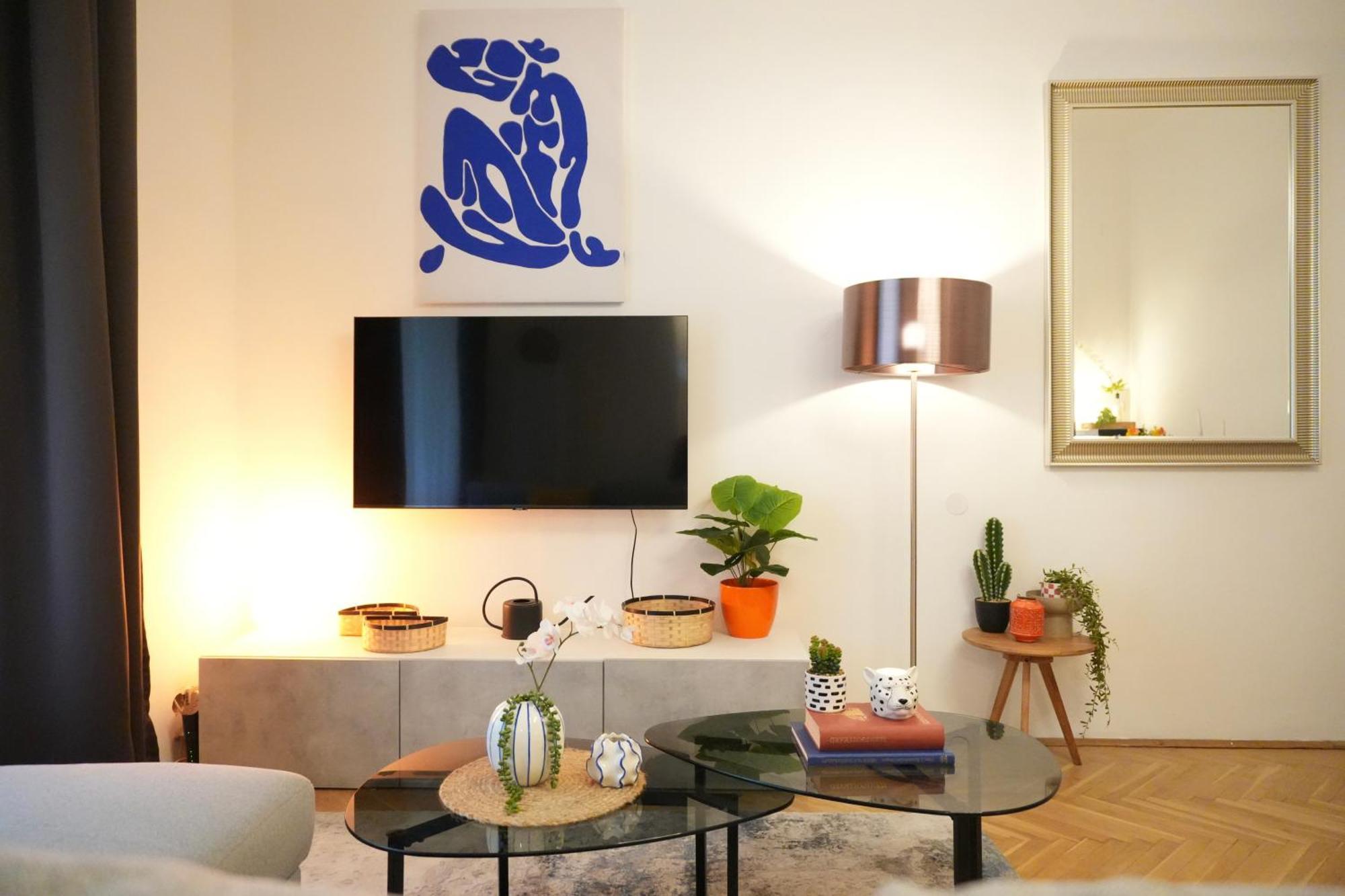 Chic 3br Gem In The 8th - Walk To Krudy St * Budapešť