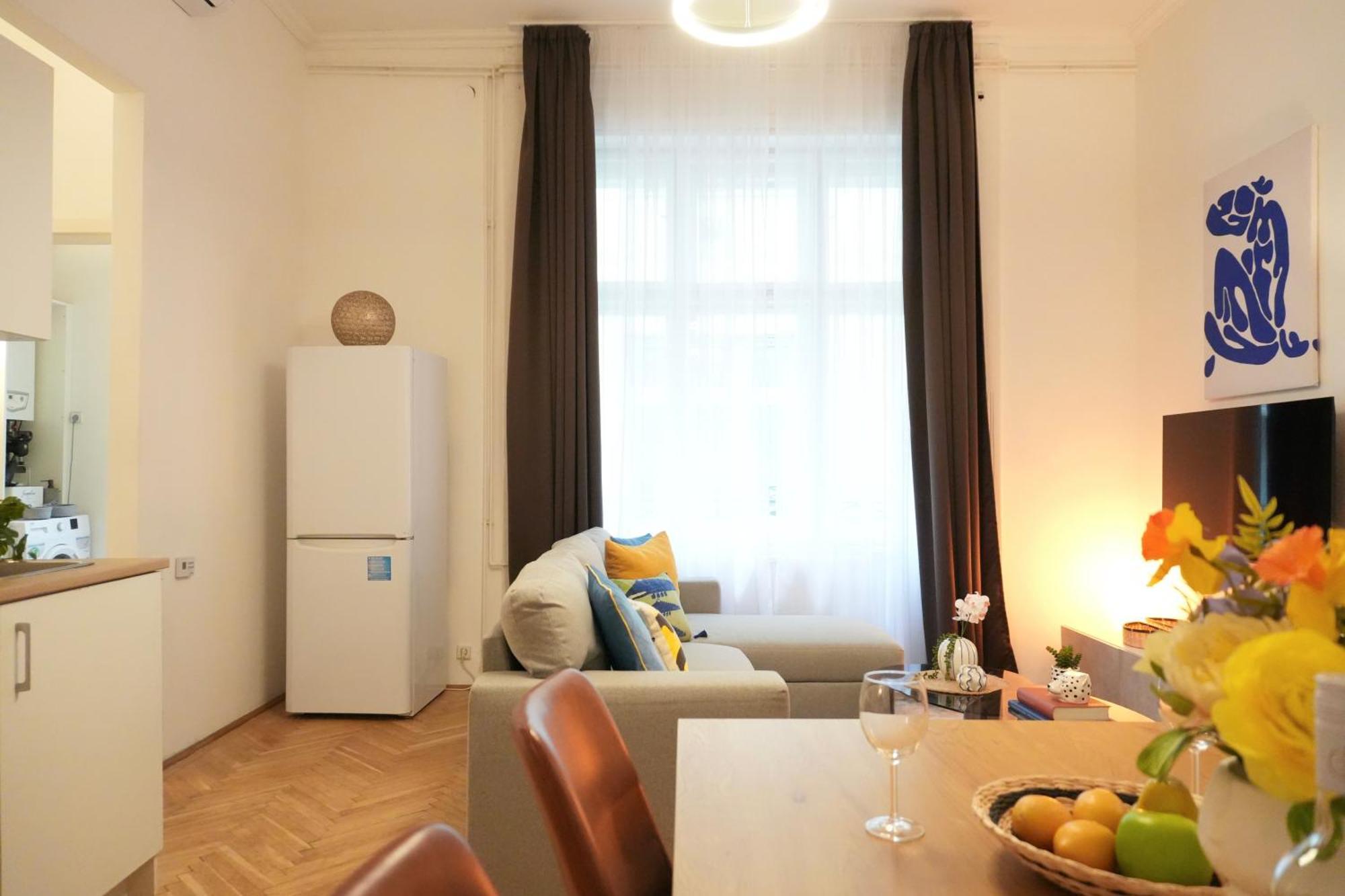 Apartmán Chic 3br Gem In The 8th - Walk To Krudy St