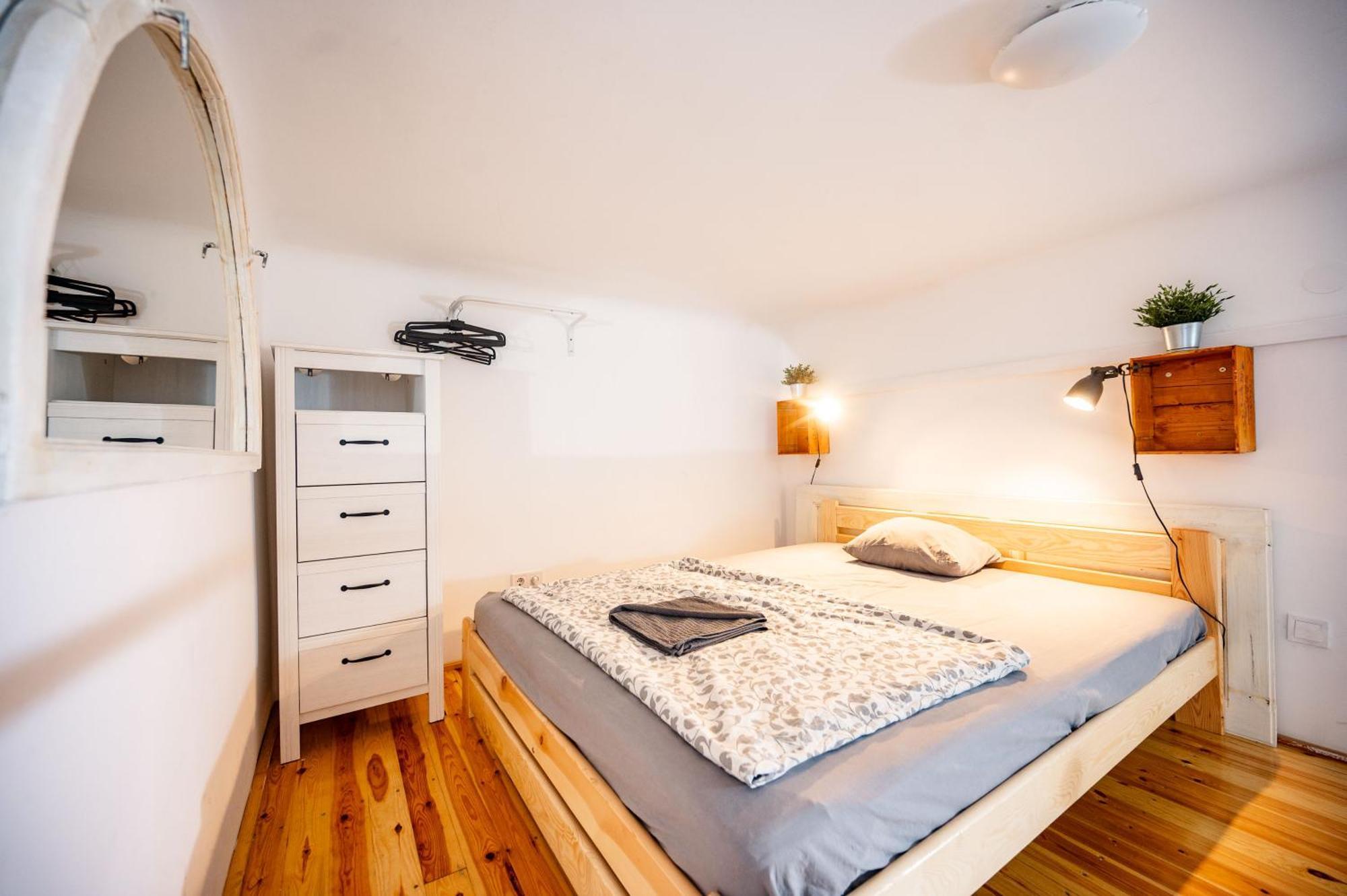 Location 2 Bedrooms - 2 Bathrooms * Budapest