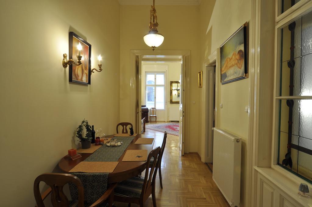 Apartment Charming Art Deco Flat Budapest