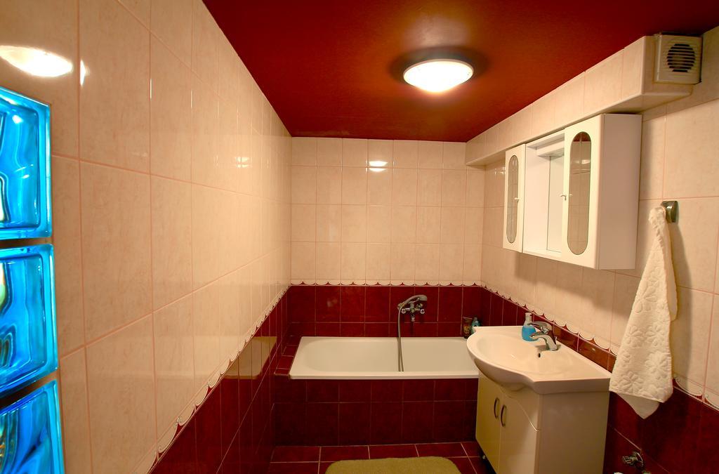 R7 Apartment