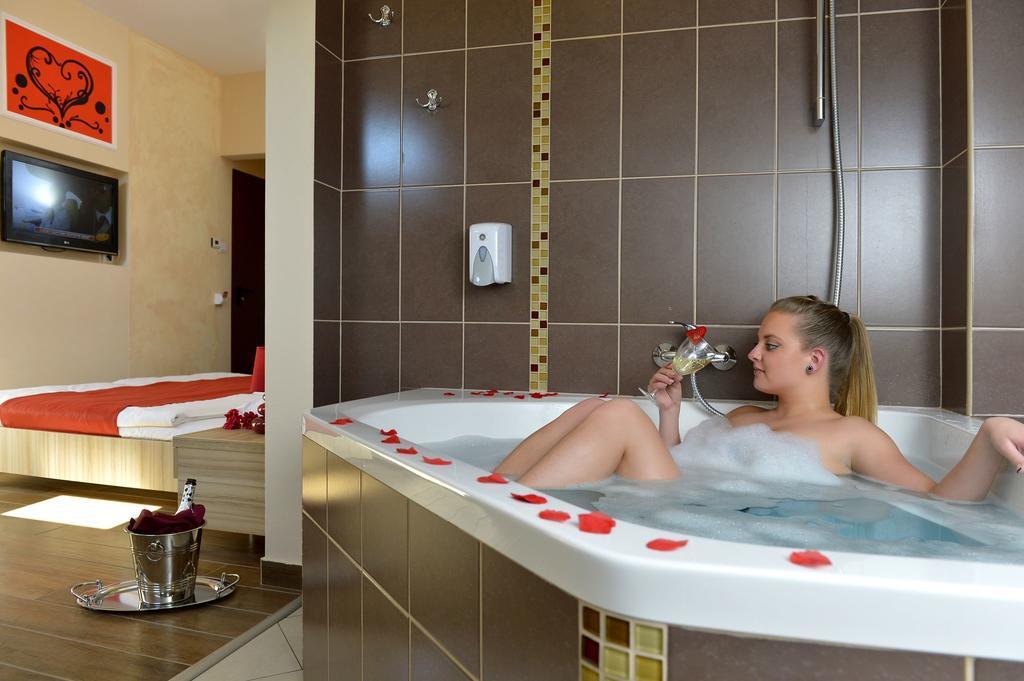 Sunshine Hotel 3*