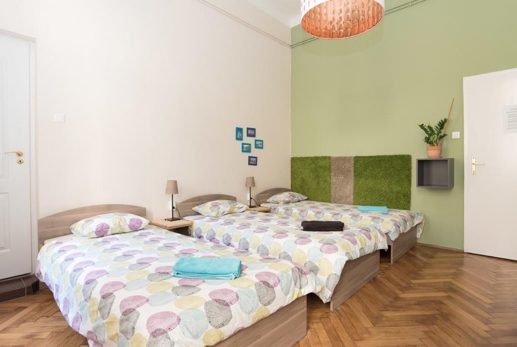 Hostel Downtown Oasis *
